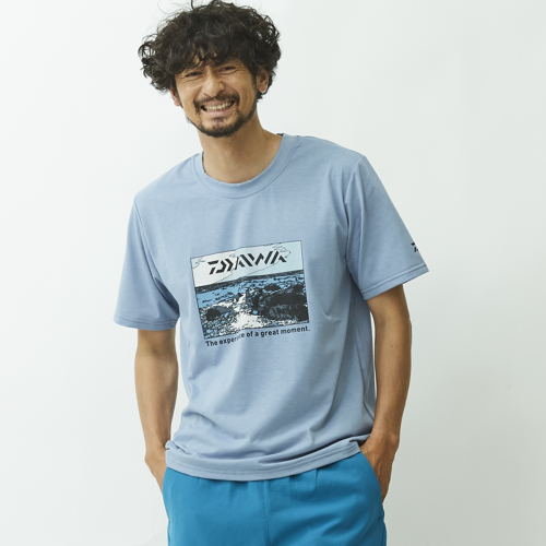 ダイワ | DE-6123 グラフィックTシャツ サラシ | Tシャツ | GO OUT