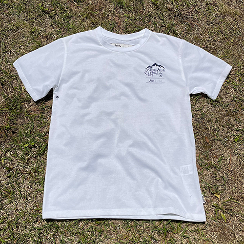 ジェイアールディーバイジャールド | BASIC CREW Tシャツ 胸 山刺繍ｘプリント | Tシャツ | GO OUT Online  ｜アウトドアファッション・キャンプの総合通販サイト